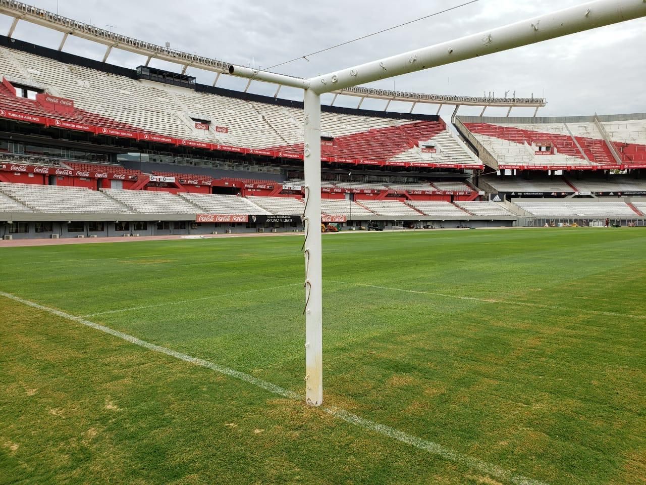 Campo de juego estadio Monumental River Plate 29012020