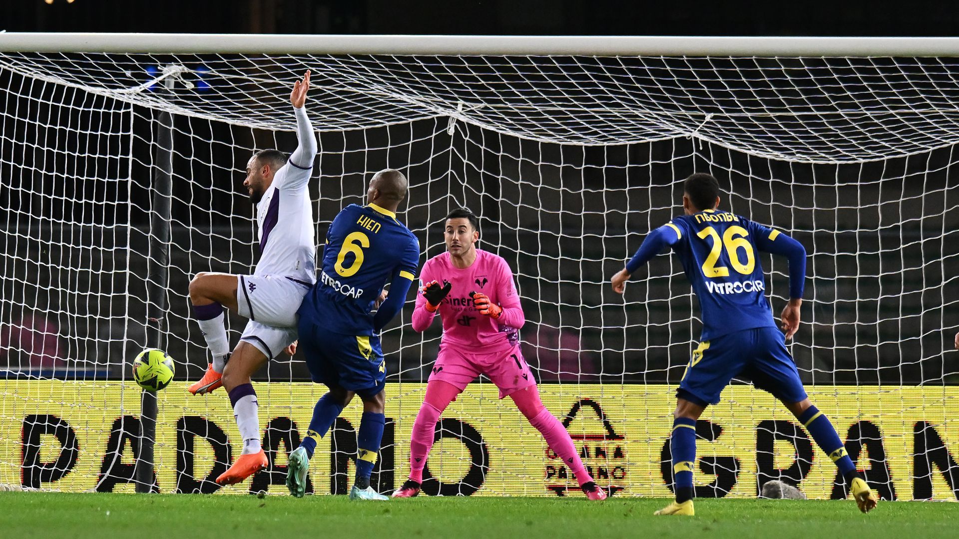 Arthur Cabral Verona Fiorentina Serie A