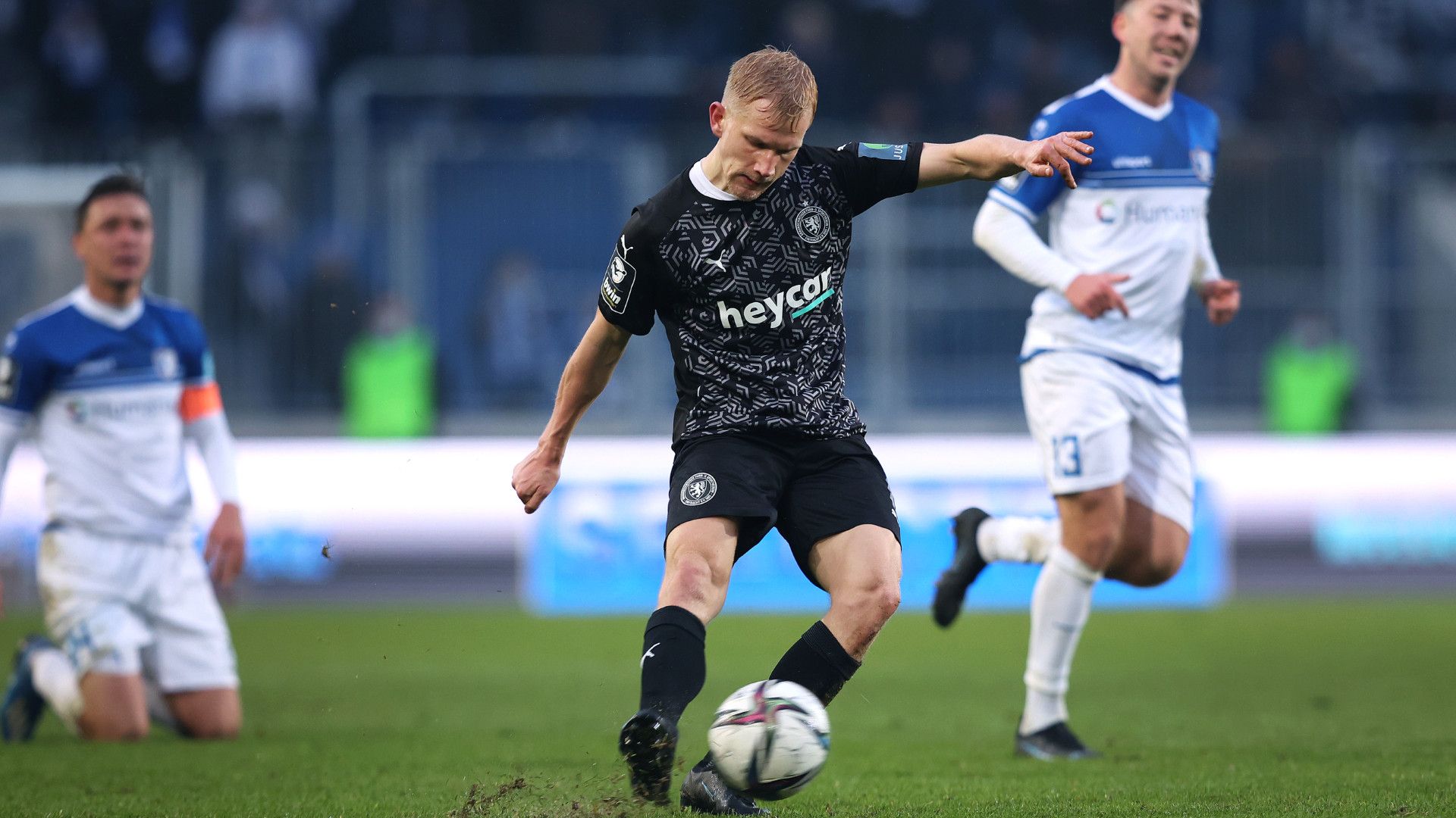 BRYAN HENNING EINTRACHT BRAUNSCHWEIG