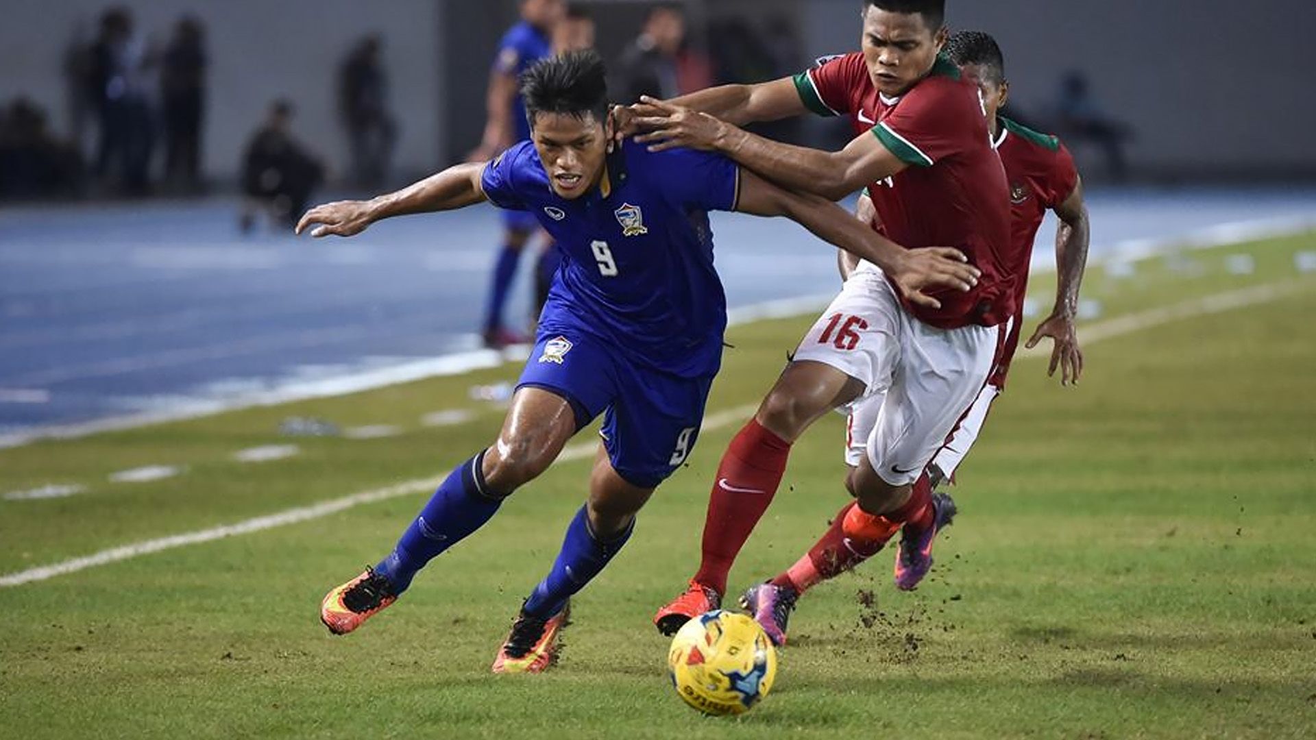 9 สิโรจน์ ฉัตรทอง