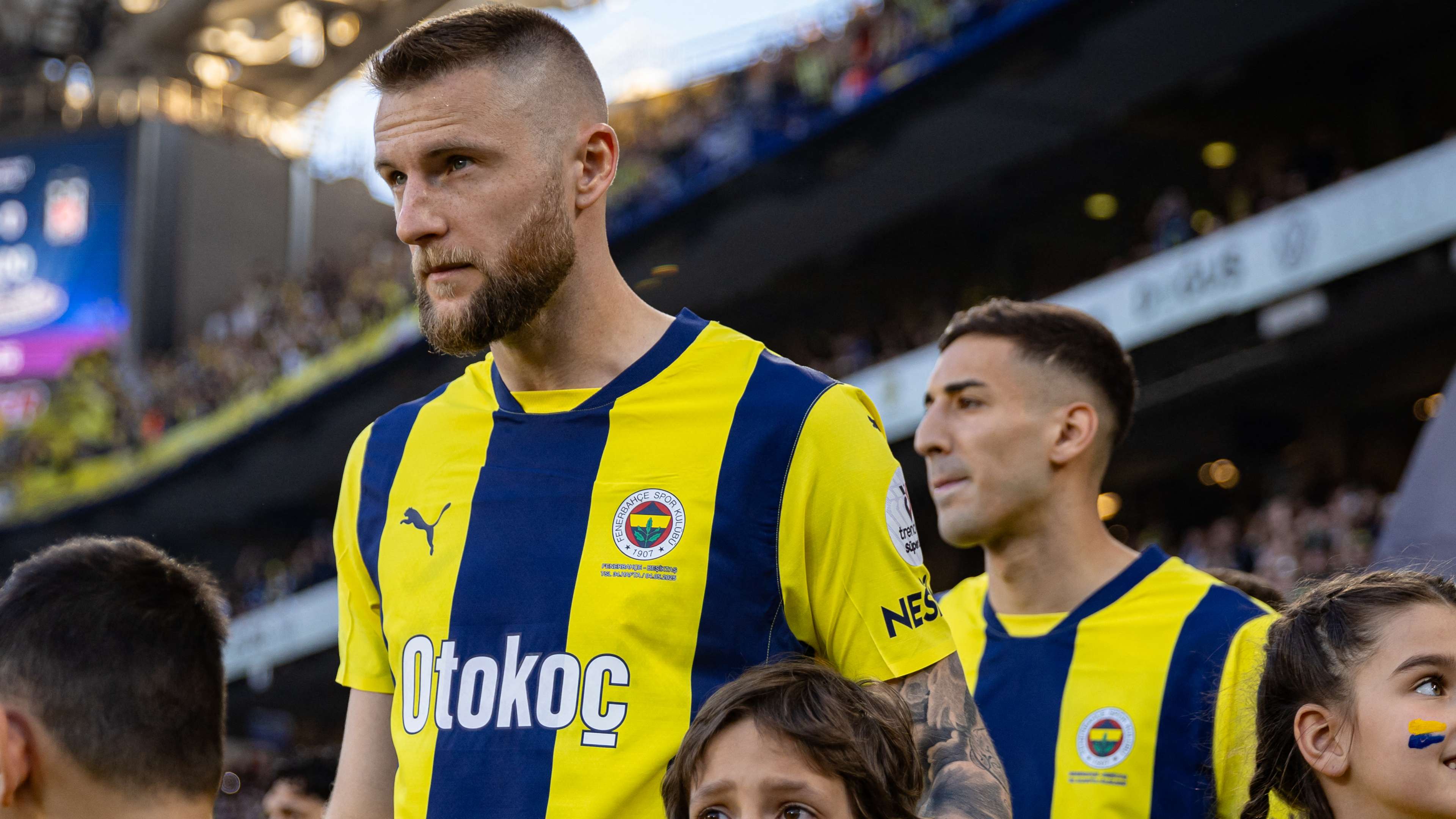 Fenerbahçe'den 4 yıllık sözleşme: Yıldız oyuncuyla masaya oturuldu!