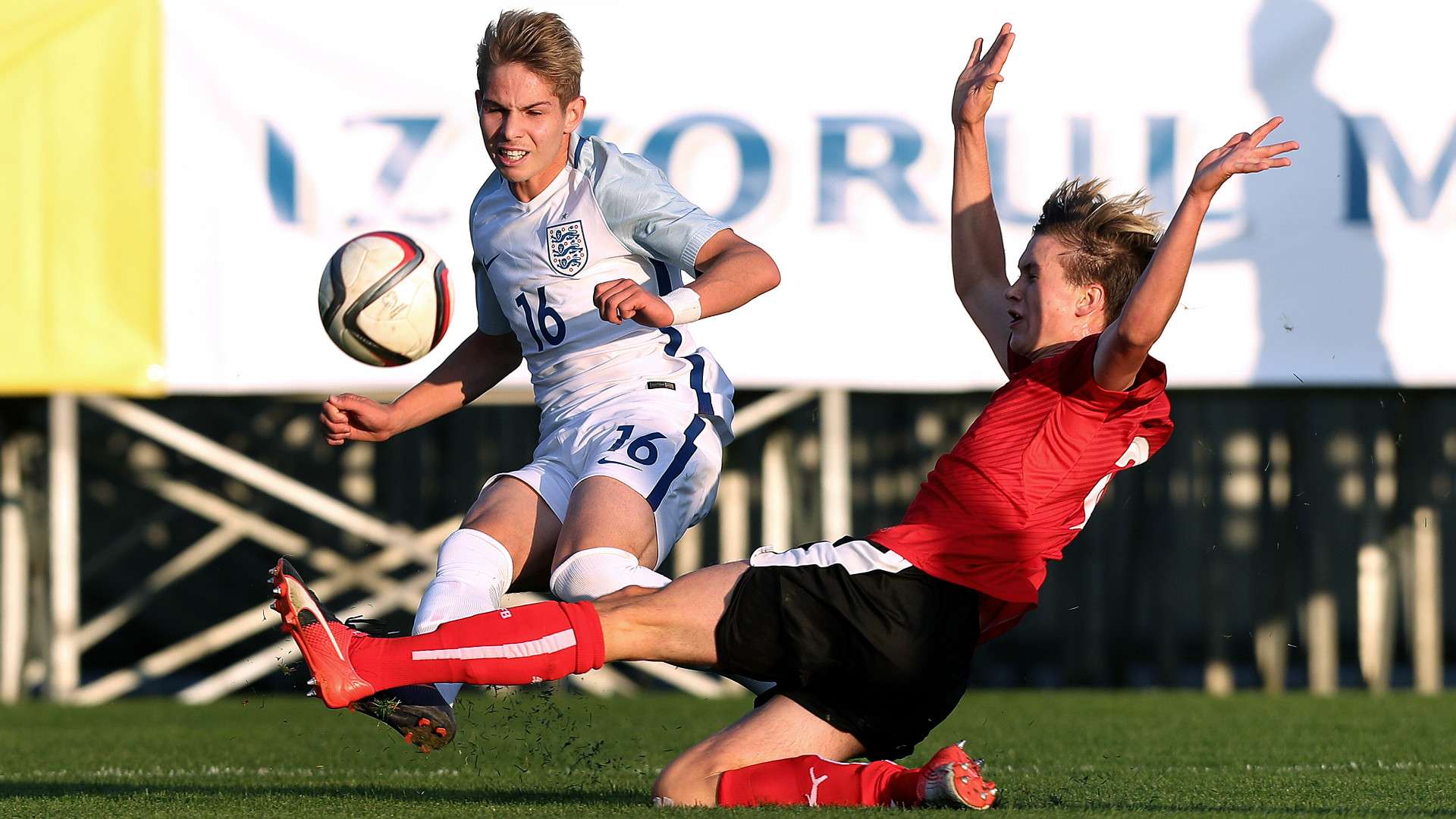 Emile Smith Rowe England U17