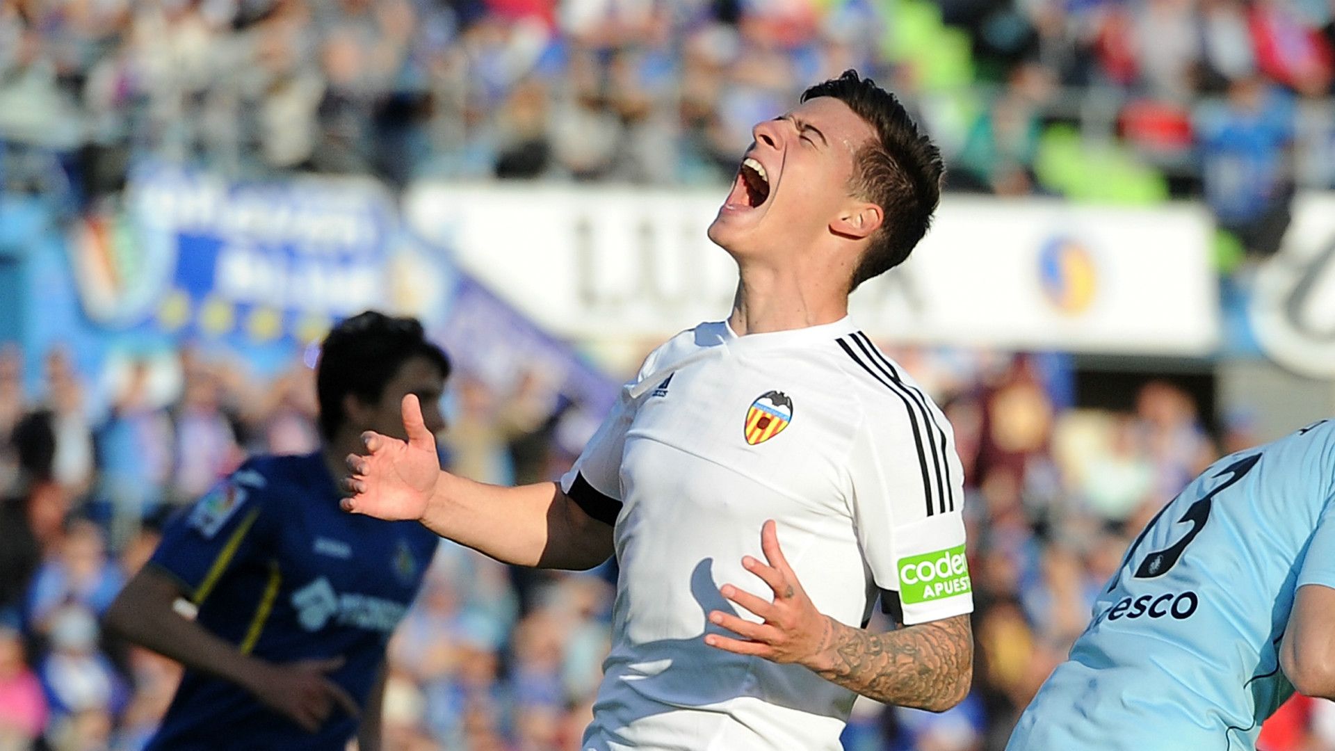santi mina - cropped