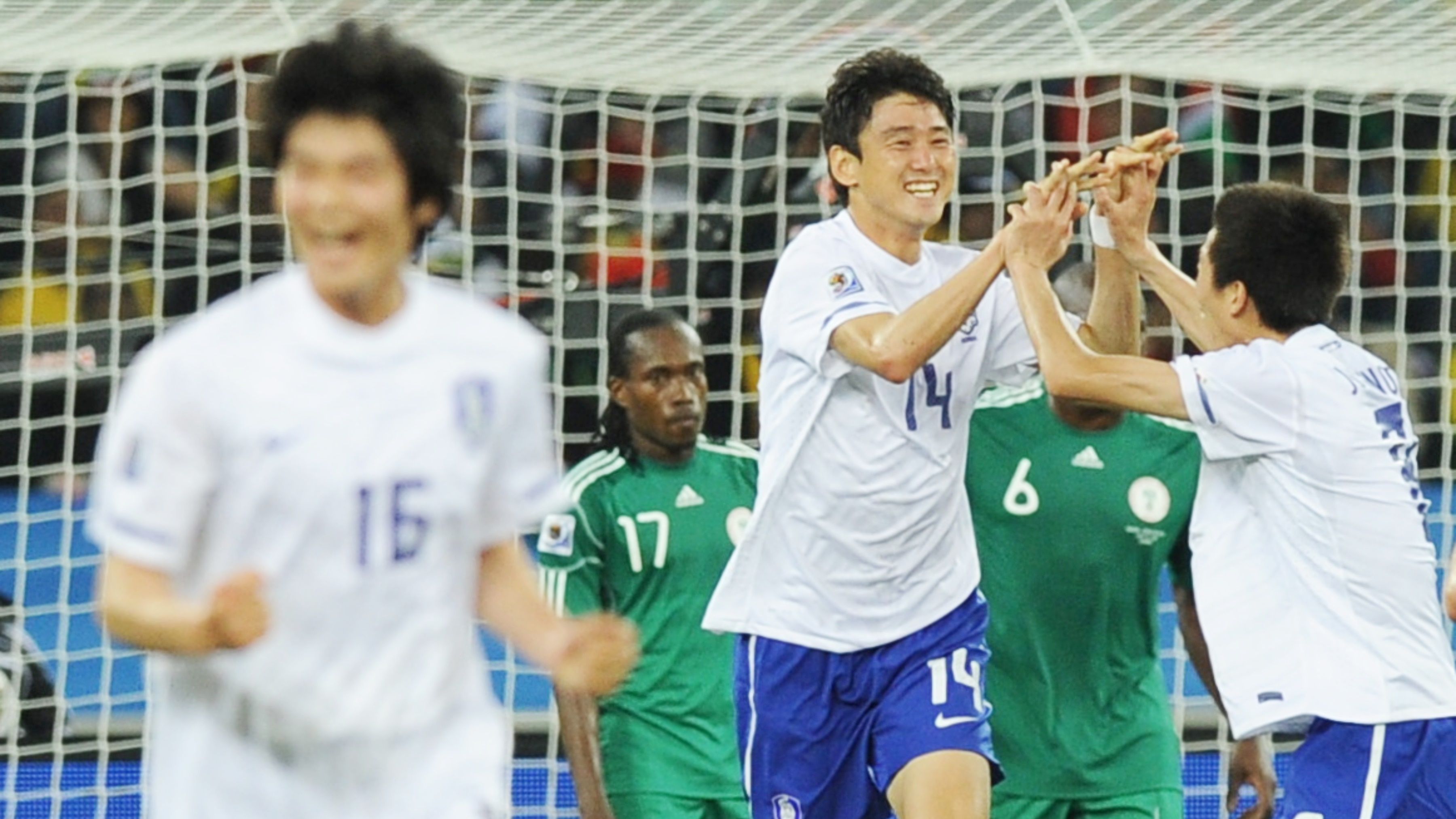 Lee Jung-soo | Korea vs Nigeria | World Cup 2010 - Group B. Lee Jung-soo. Cựu trung vệ Lee Jung-soo làm trợ lý cho HLV Chung Hae-seong. Lee Jung-soo làm trợ lý HLV CLB TP.HCM. HLV Chung Hae-seong. CLB TP.HCM. CLB TP.HCM chiêu mộ Bùi Tiến Dũng. Bùi Tiến Dũng hưởng lương bao nhiêu khi về CLB TP.HCM. Chuyển nhượng CLB TP.HCM. CLB TP.HCM chiêu mộ cầu thủ. Tin tức CLB TP.HCM. CLB TP.HCM tham dự AFC Cup 2020. Lịch thi đấu CLB TP.HCM ở AFC Cup 2020. CLB TP.HCM đối đầu Buriram United. Trực tiếp bóng đá. Kết quả bóng đá. Xem bóng đá. Bóng đá.
