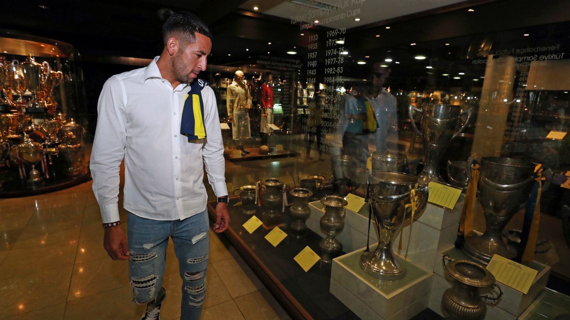 Mauricio Isla Fenerbahce