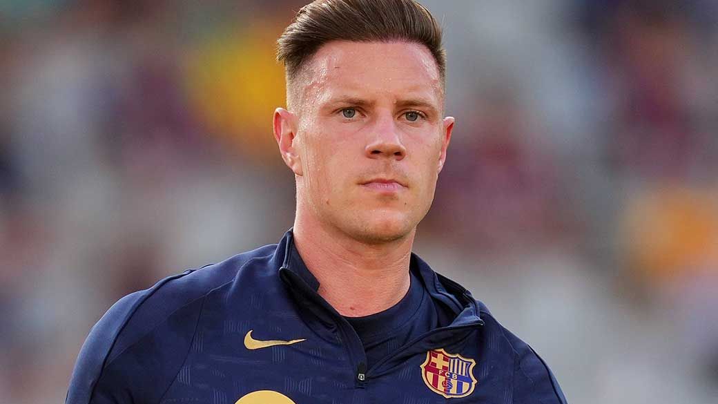 Chelsea chase Marc-Andre ter Stegen! Barcelona goalkeeper added to list of goalkeeping targets after Blues miss out Mike Maignan | Goal.com UK