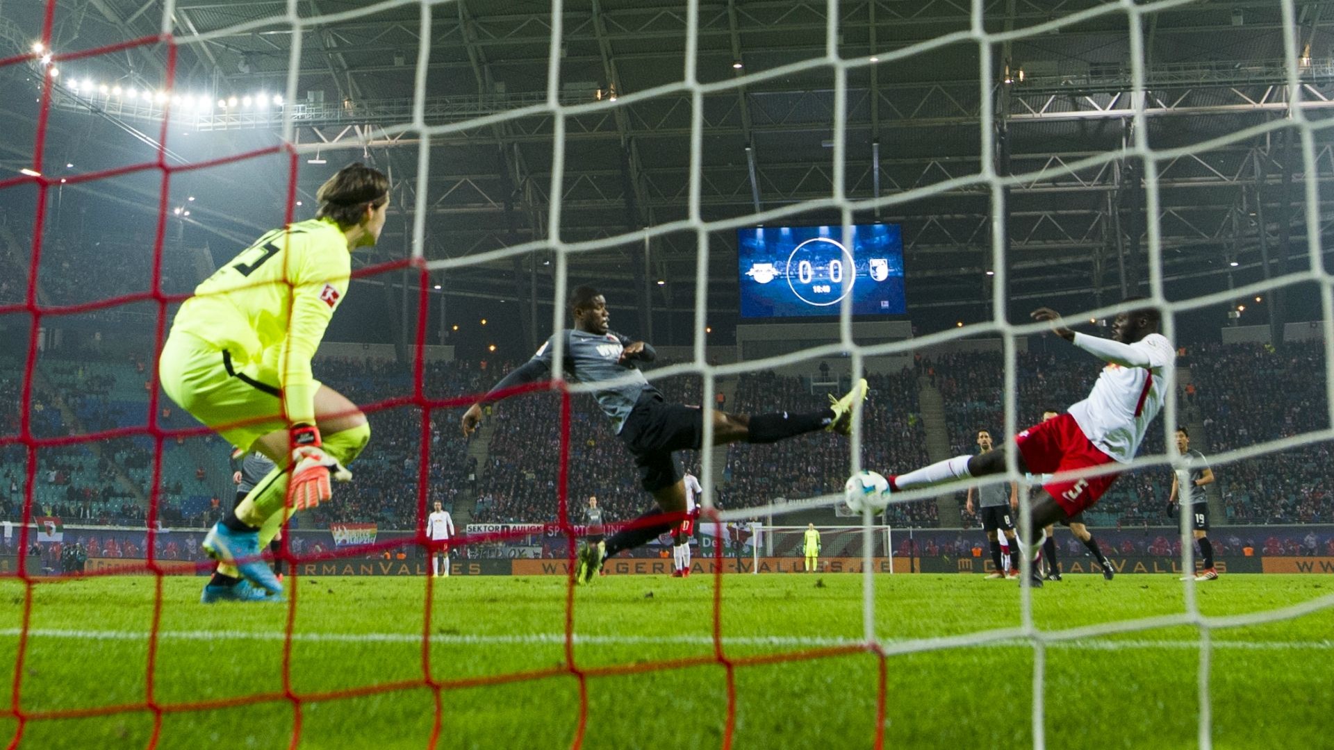 Dayot Upamecano RB Leipzig Augsburg Bundesliga 02092018