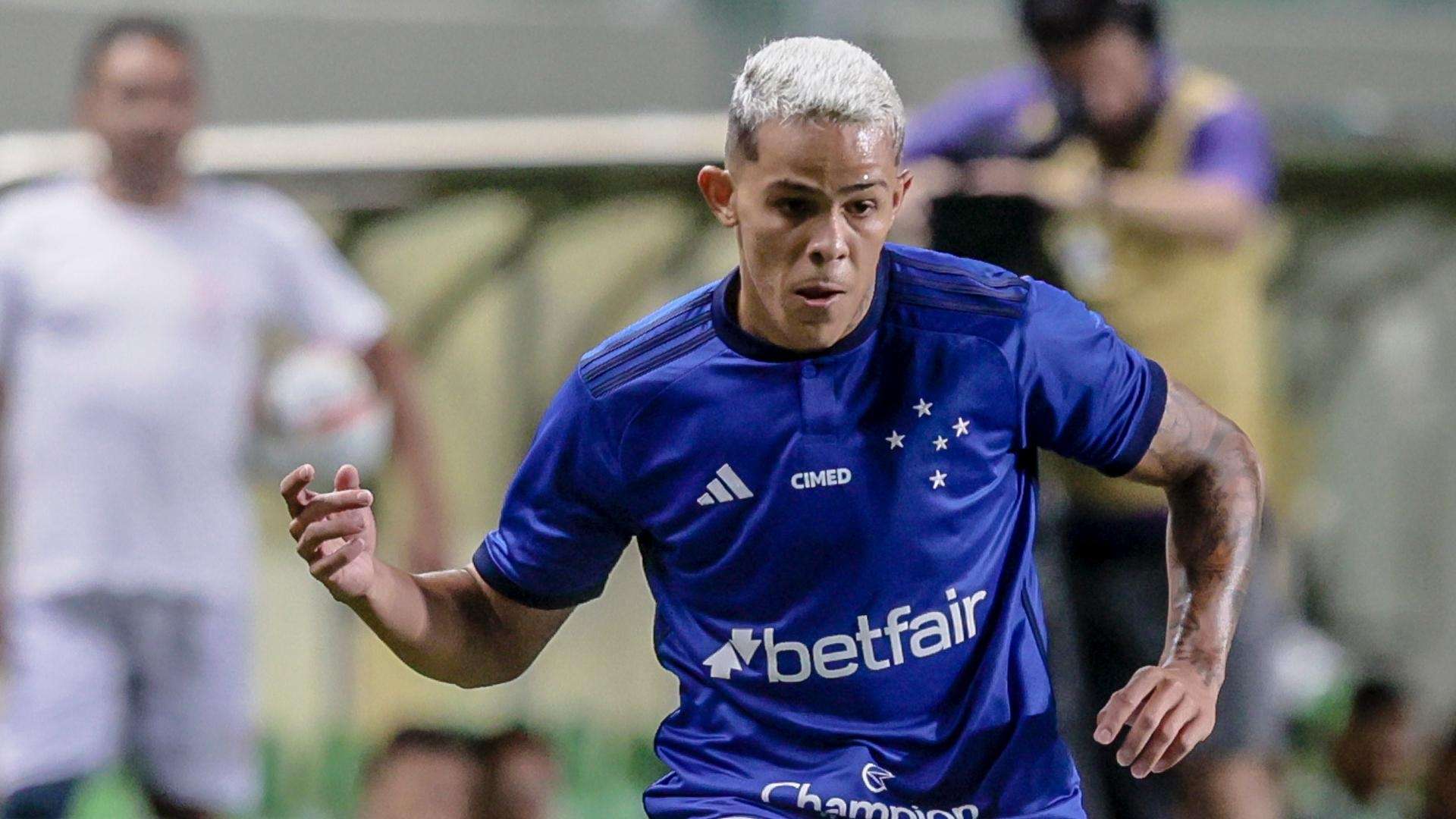 Wallison, jogador do Cruzeiro na disputa do Campeonato Mineiro 2023