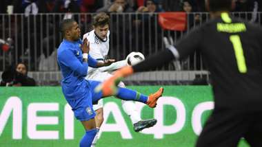 Douglas Costa I Brasil Russia I 23 03 18
