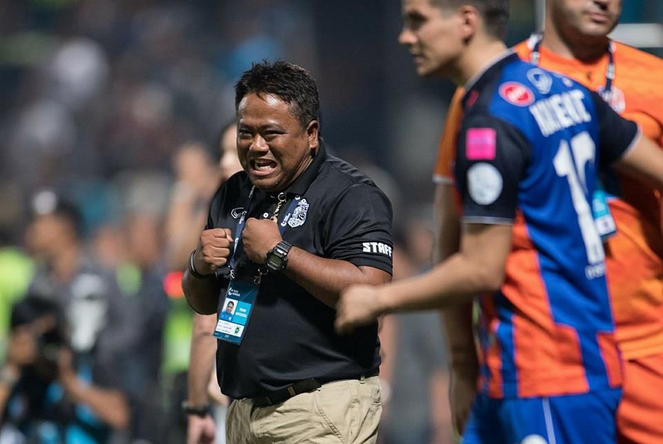 จเด็จ มีลาภ