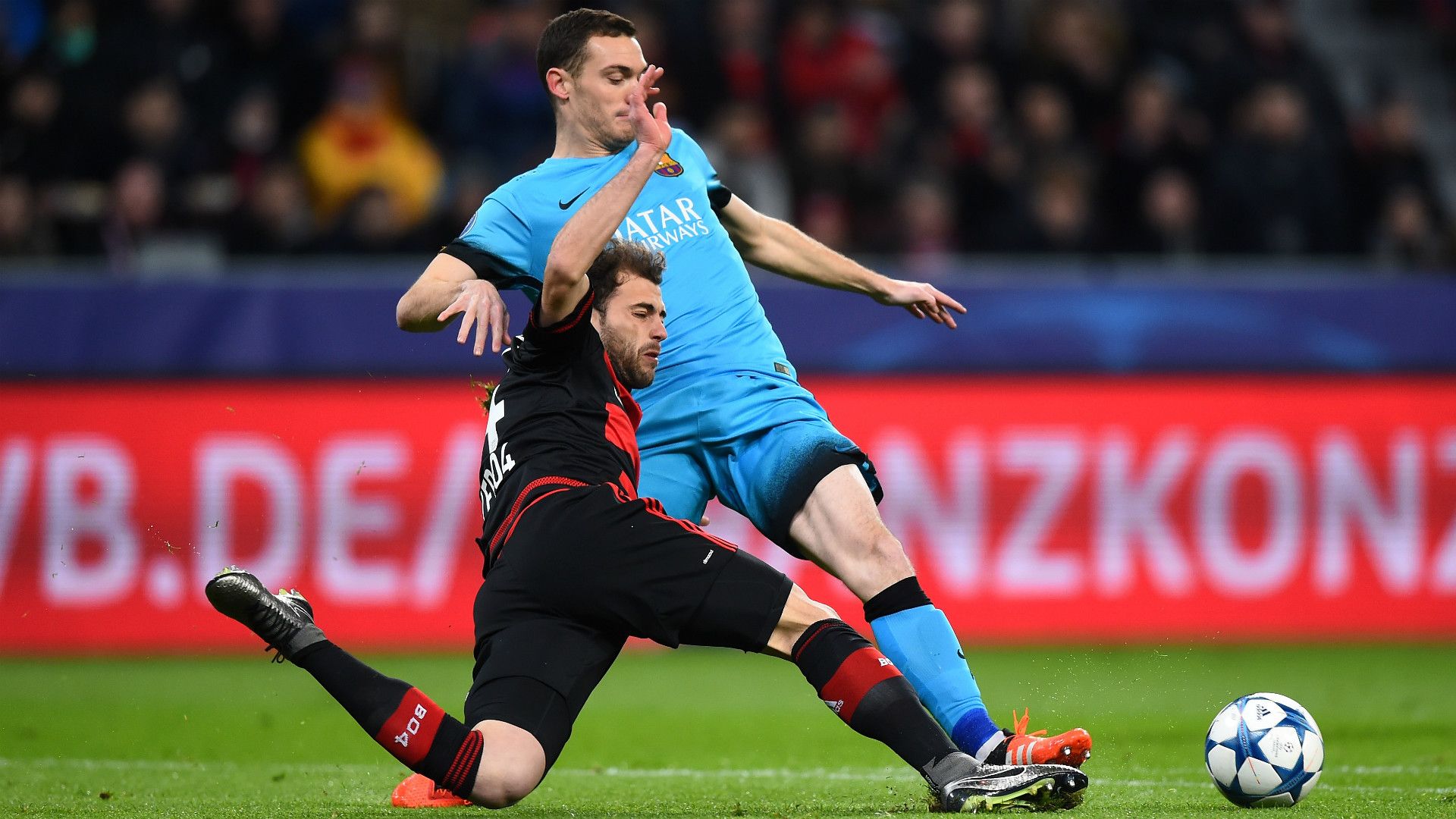 Admir Mehmedi Thomas Vermaelen Bayer Leverkusen FC Barcelona Champions League 09122015