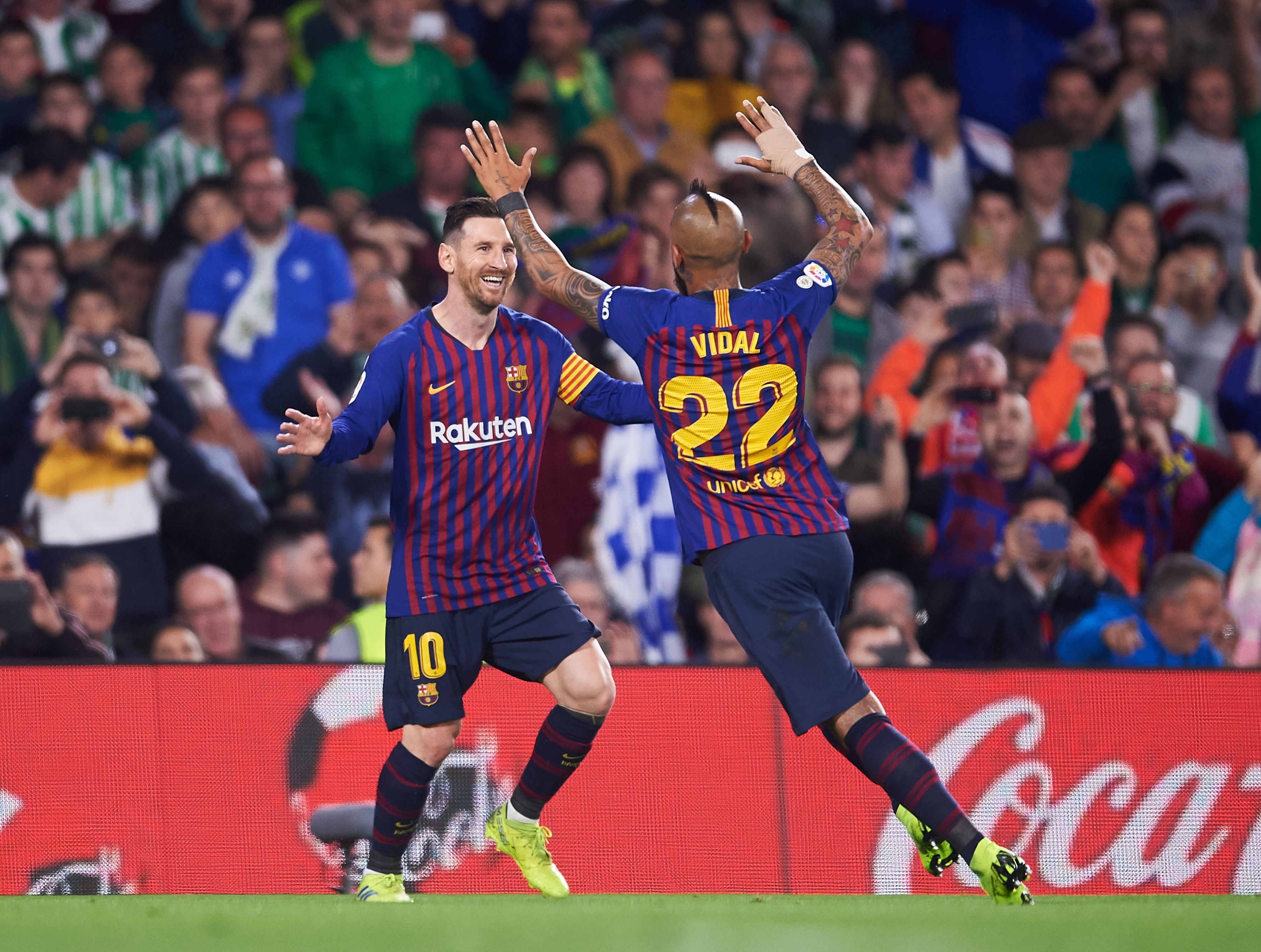 Messi Arturo Vidal Real Betis Barcelona LaLiga