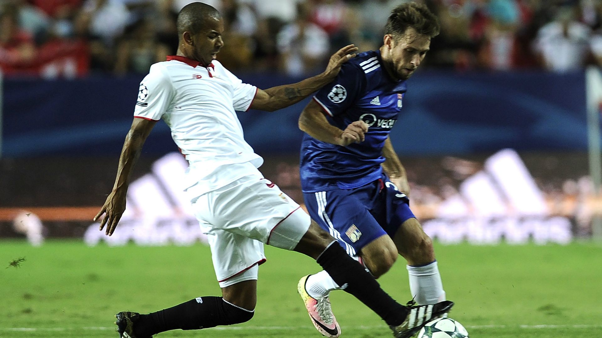 Mariano Rybus Sevilla Olympique Lyon Champions League