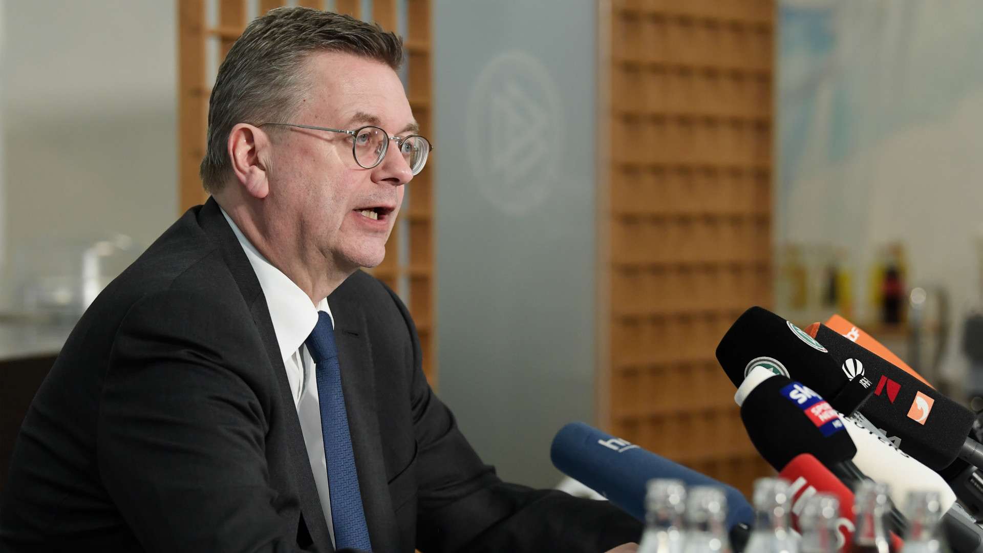 REINHARD GRINDEL