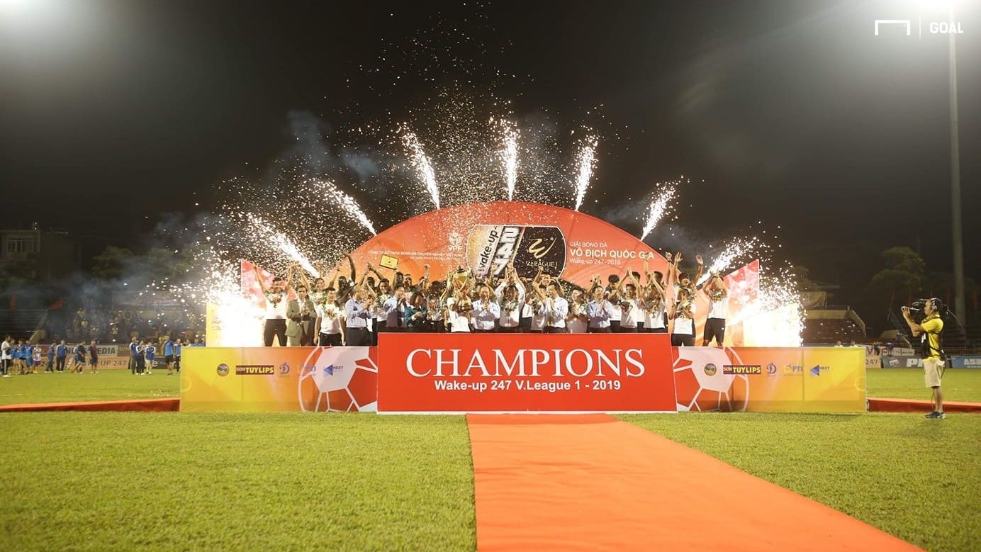 Hà Nội FC. Sanna Khánh Hòa BVN. Than Quảng Ninh. CLB TP.HCM. Bảng xếp hạng V.League. Kết quả V.League. Khánh Hòa xuống hạng. Thanh Hóa đi play-off. Bầu Đệ. Vua phá lưới V.League. Bruno Cantanhede. Pape Omar Faye. Trực tiếp bóng đá. Kết quả bóng đá. Bóng đá.