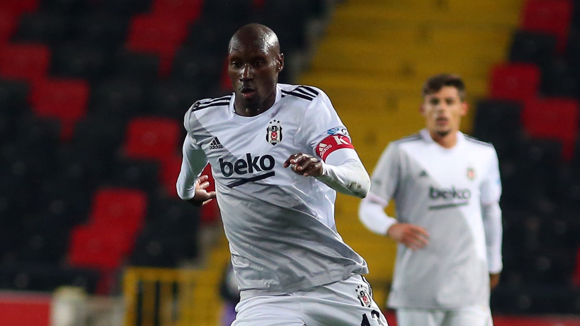 atiba hutchinson besiktas 06112020