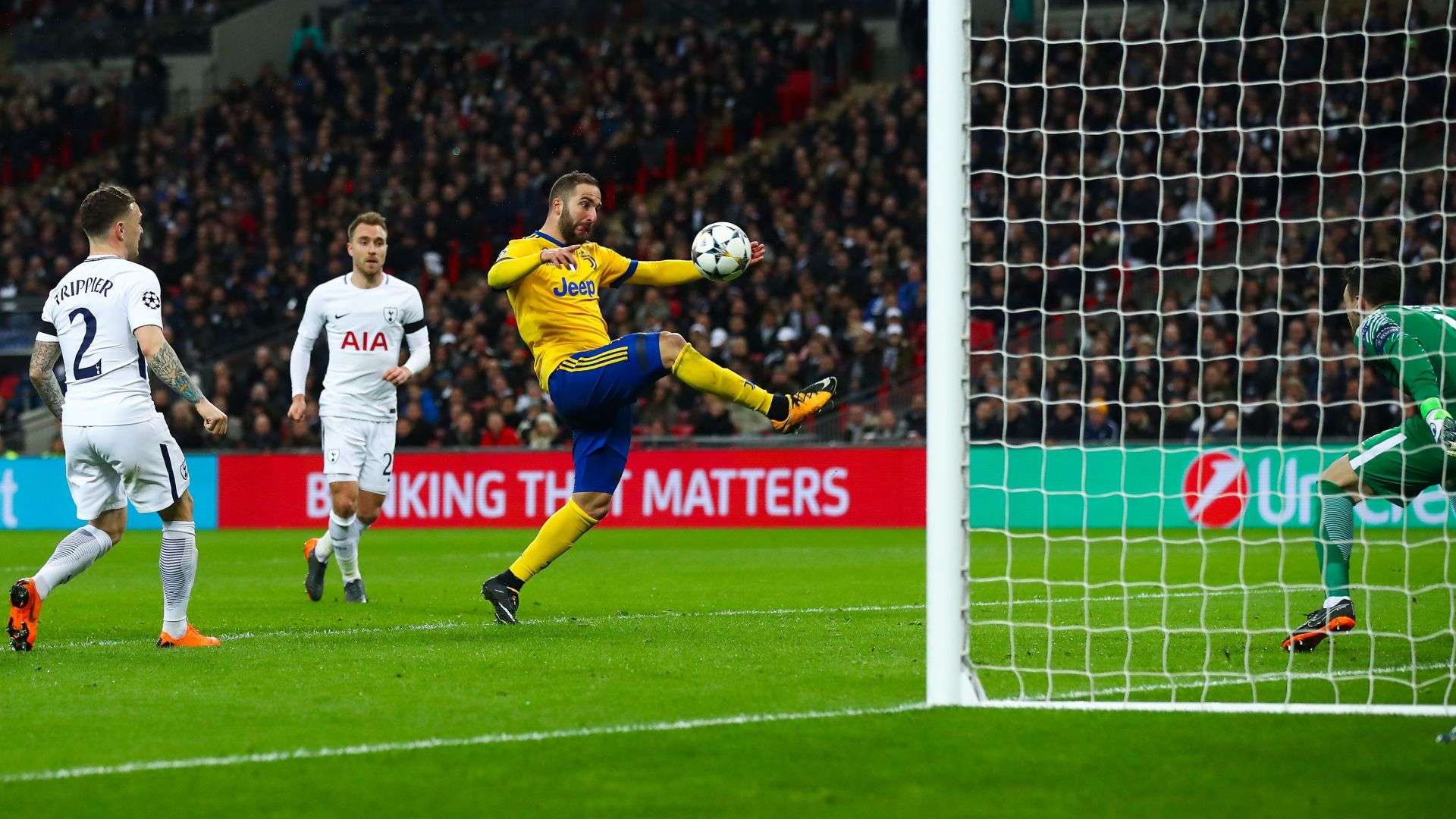 Gonzalo Higuain goal Tottenham Juventus