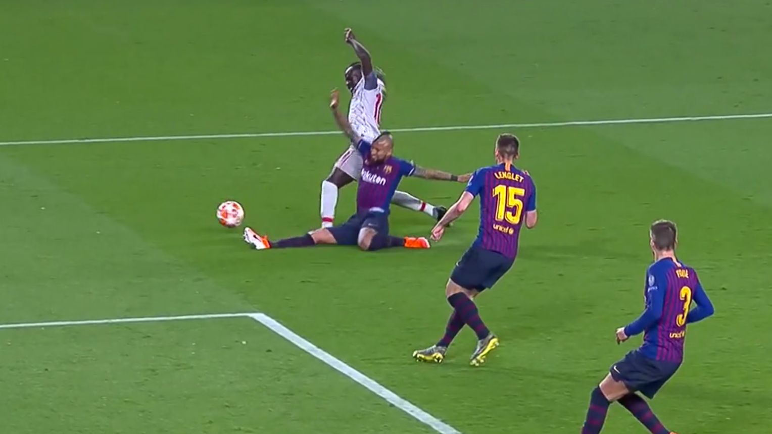 Arturo Vidal Sadio Mane Barcelona Liverpool Champions League 2019