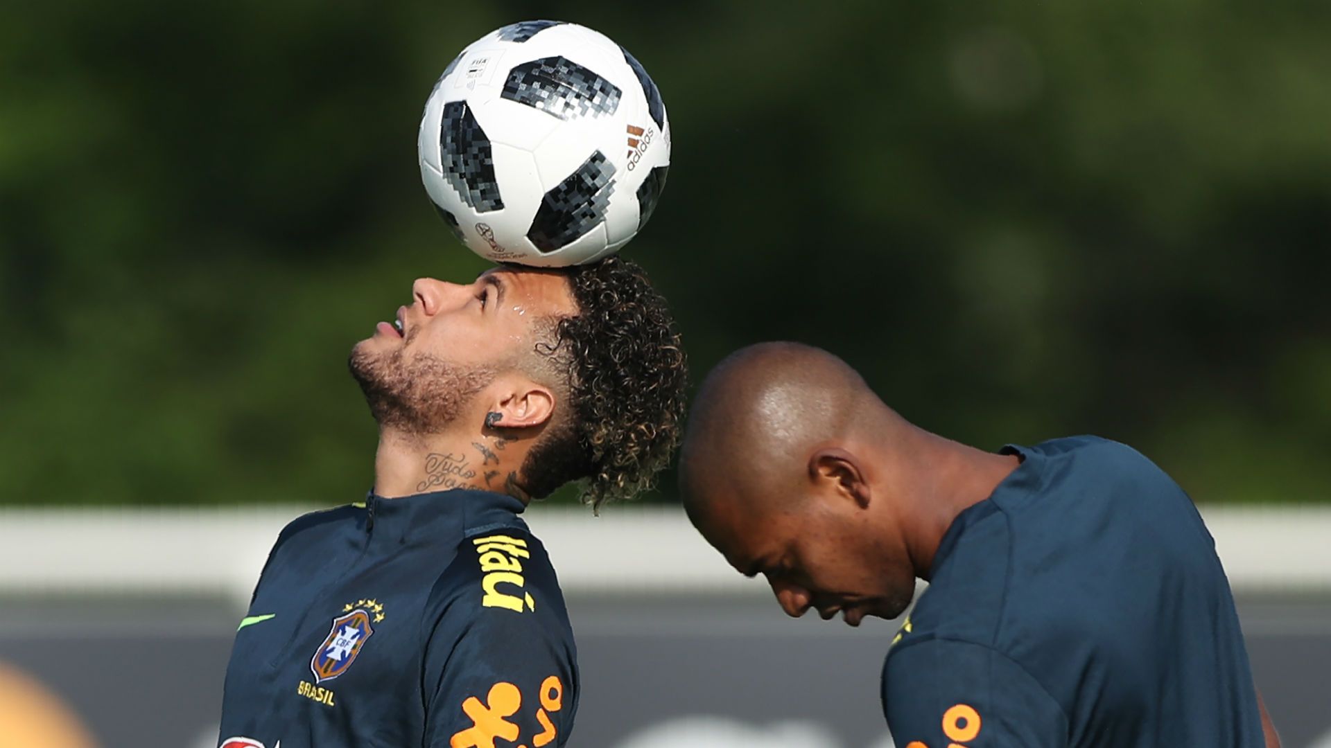 Neymar Fernandinho Brasil Seleção treino 04 06 2018