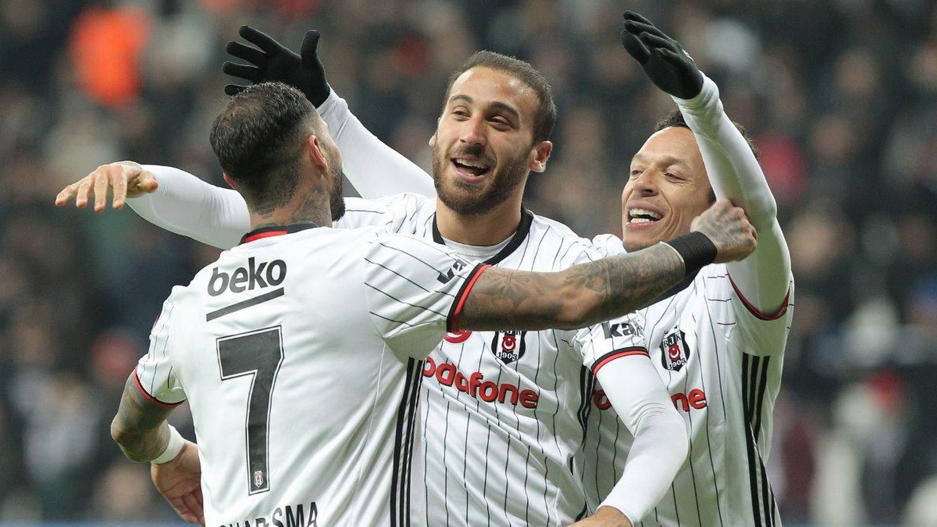 Adriano Correia Cenk Tosun Quaresma Besiktas goal celebration 3012017