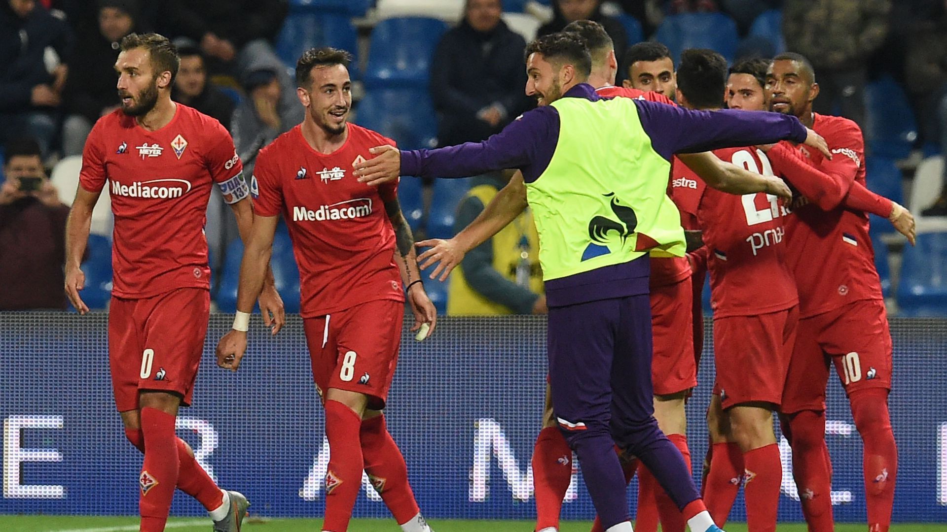 Fiorentina players celebrating Sassuolo Fiorentina Serie A