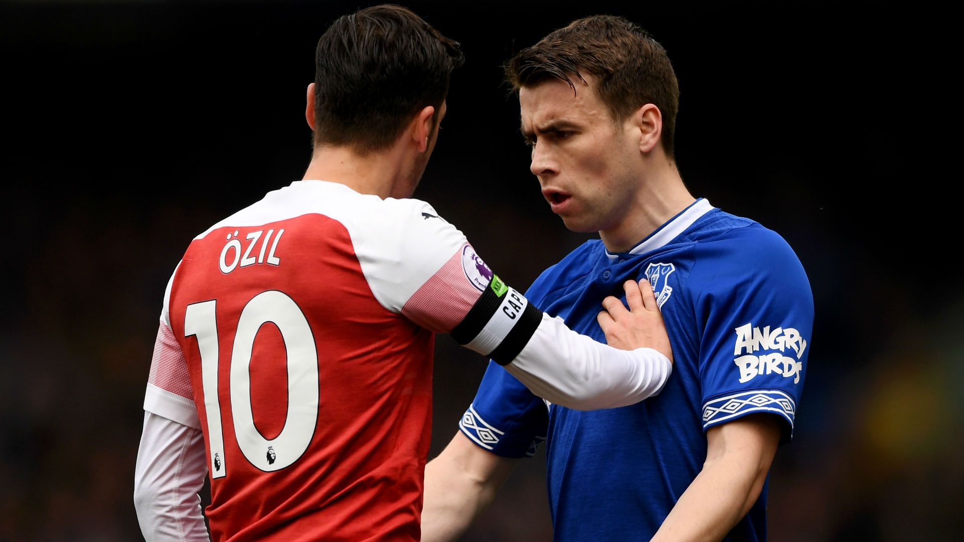 Mesut Ozil Arsenal Seamus Coleman Everton 070419