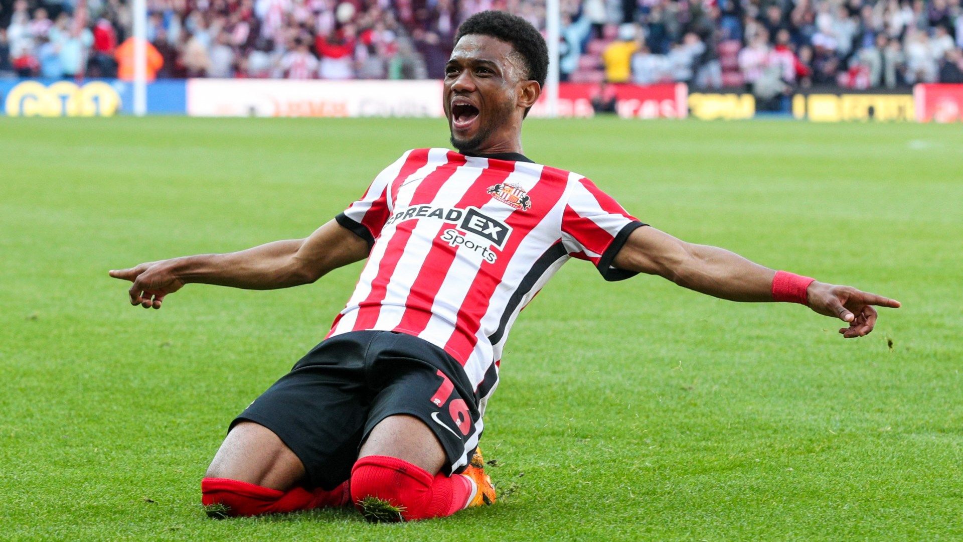Keep, loan or sell? Man Utd's Amad Diallo dilemma after superb Sunderland loan spell | Goal.com