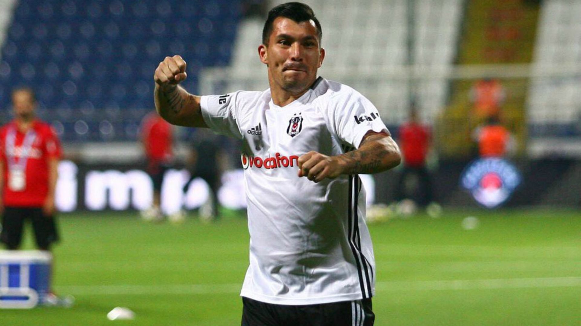 Gary Medel Besiktas Kasimpasa 180817