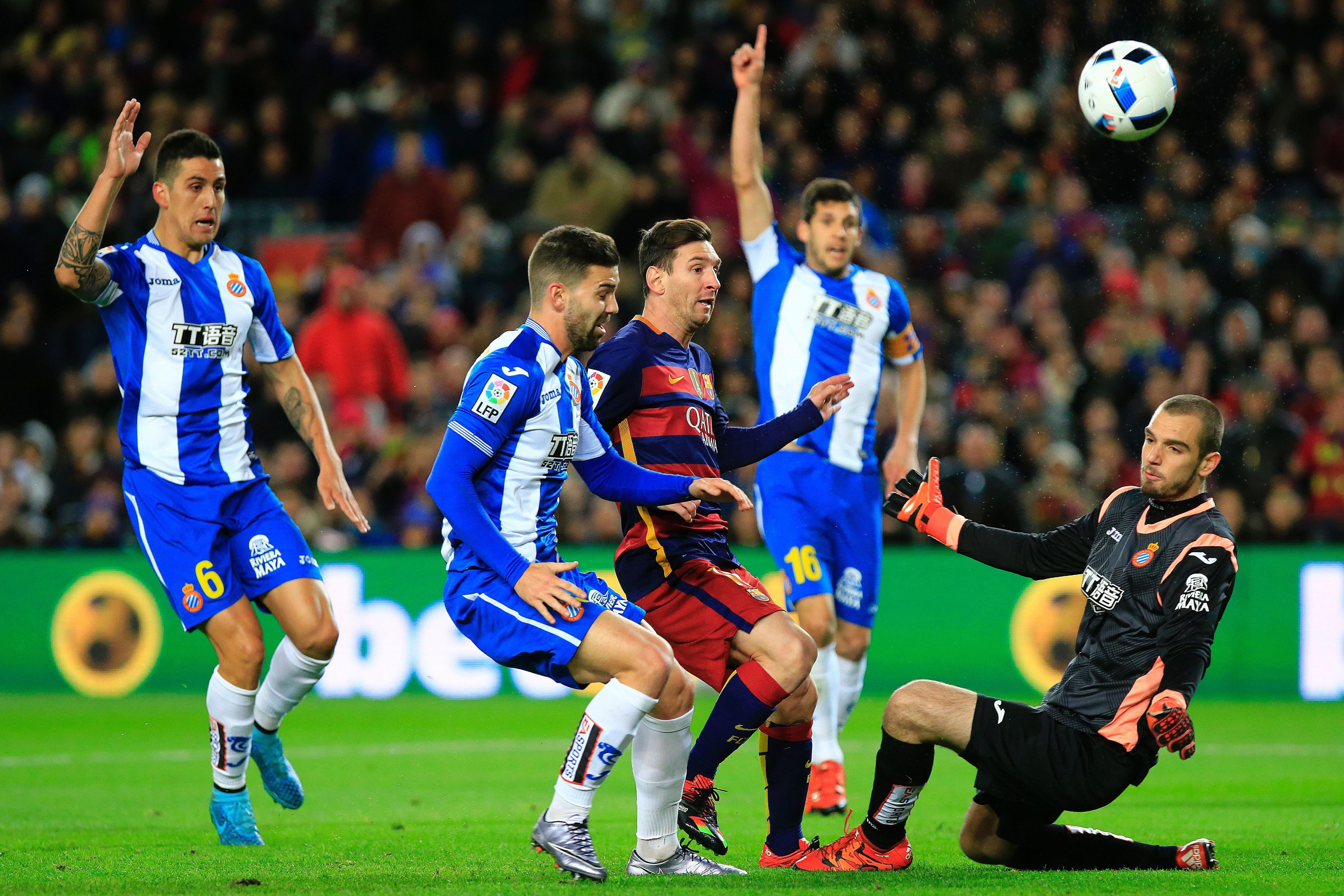 Pau Lopez VS Lionel Messi