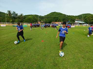 ช้าง โมบาย ฟุตบอล คลินิก ปีที่ 11