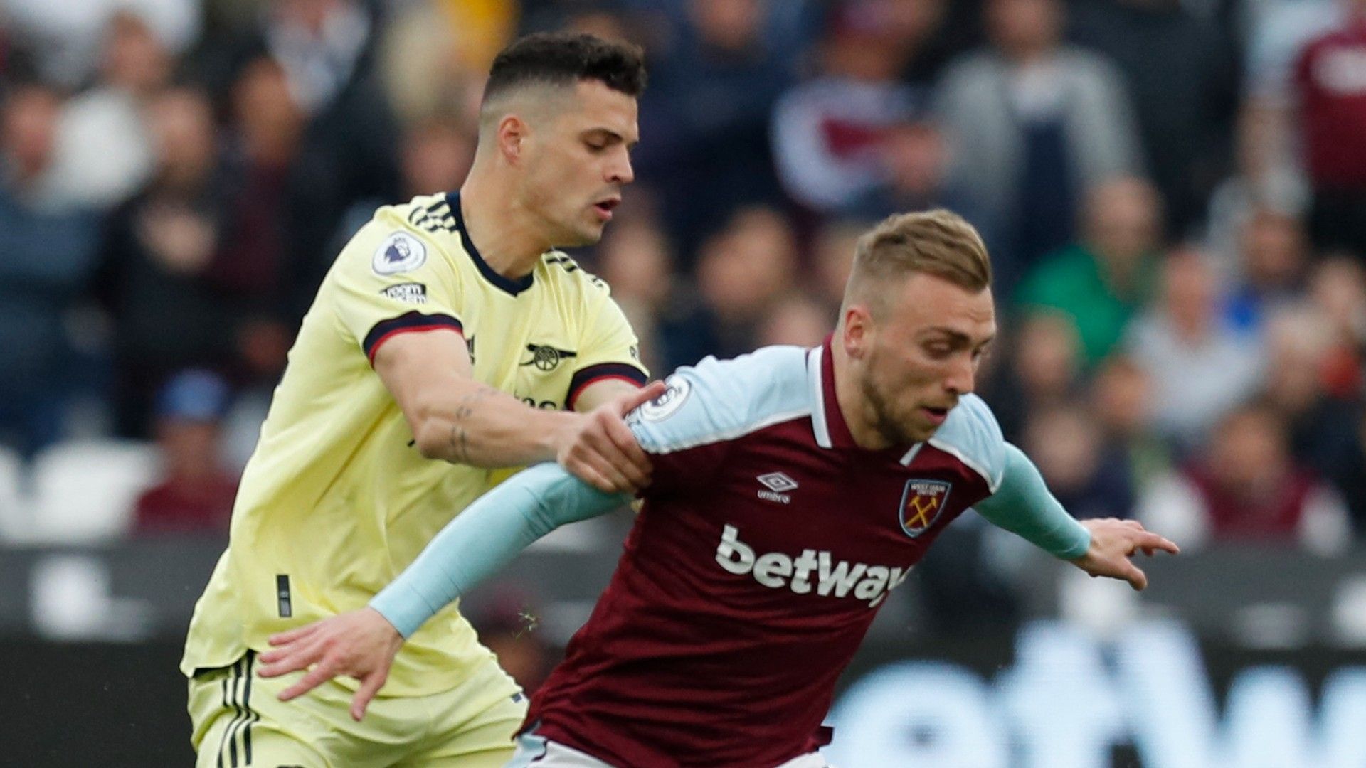 Xhaka Bowen Arsenal West Ham 2022