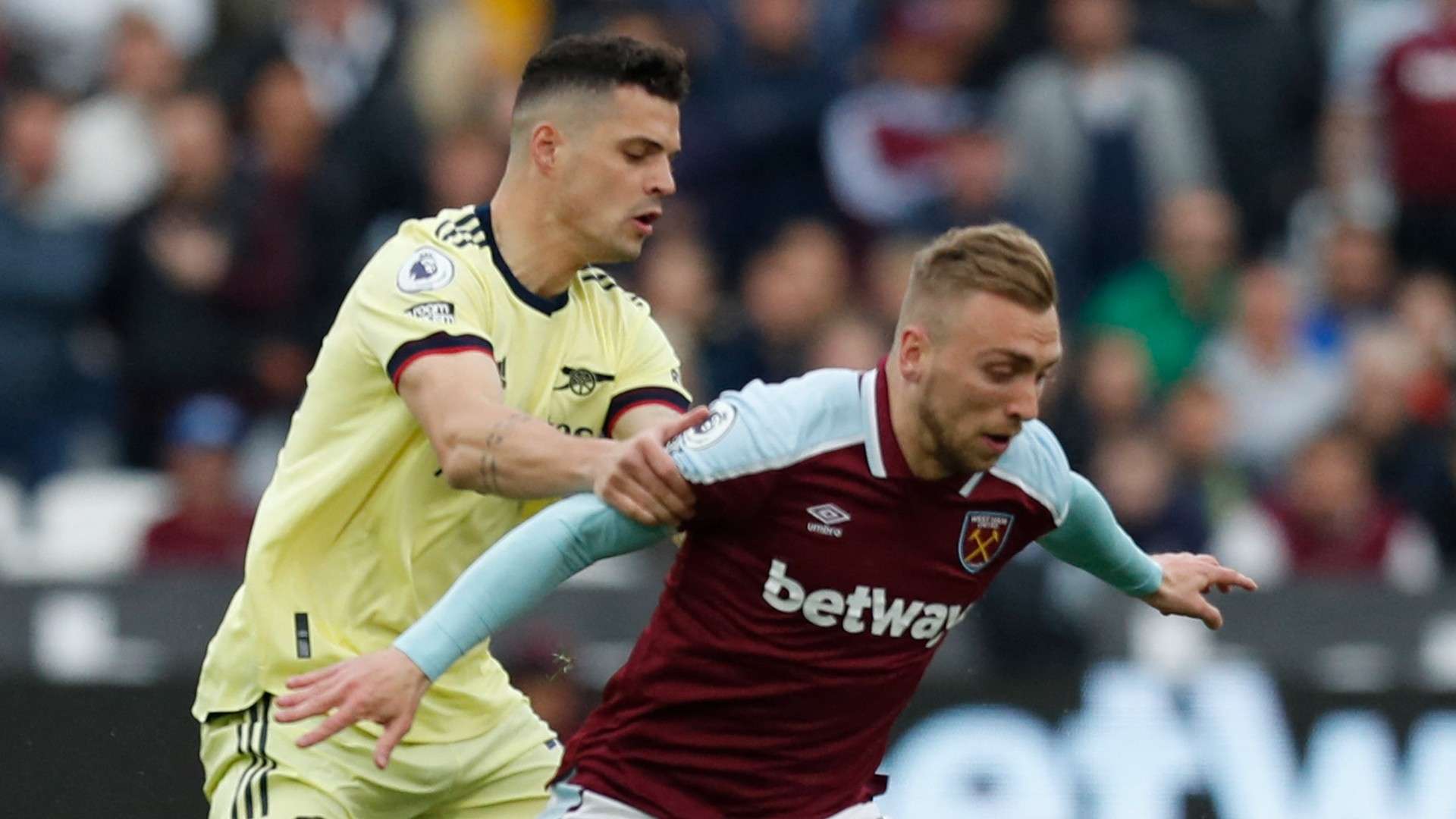 Xhaka Bowen Arsenal West Ham 2022