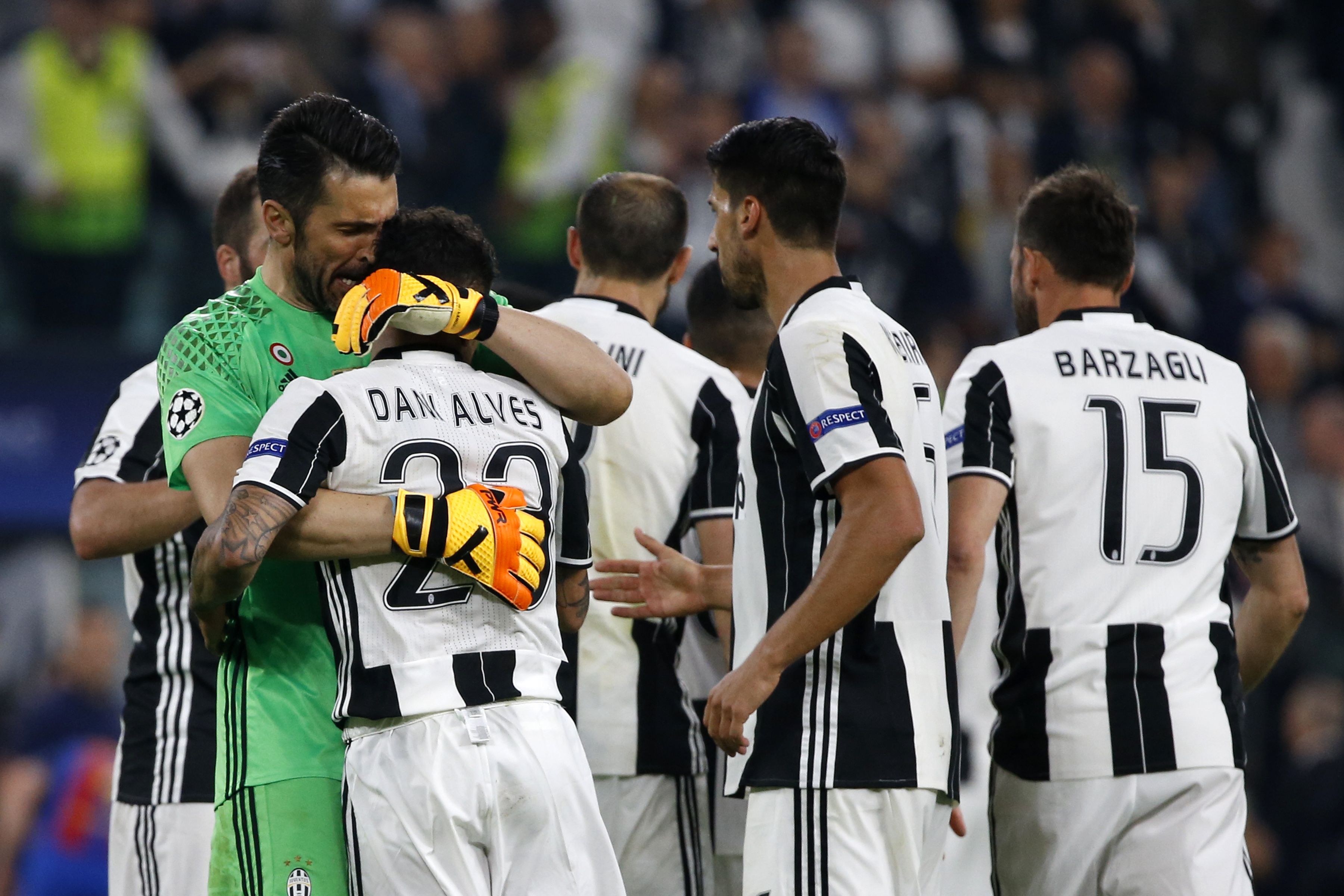 Dani Alves Gianluigi Buffon Juventus