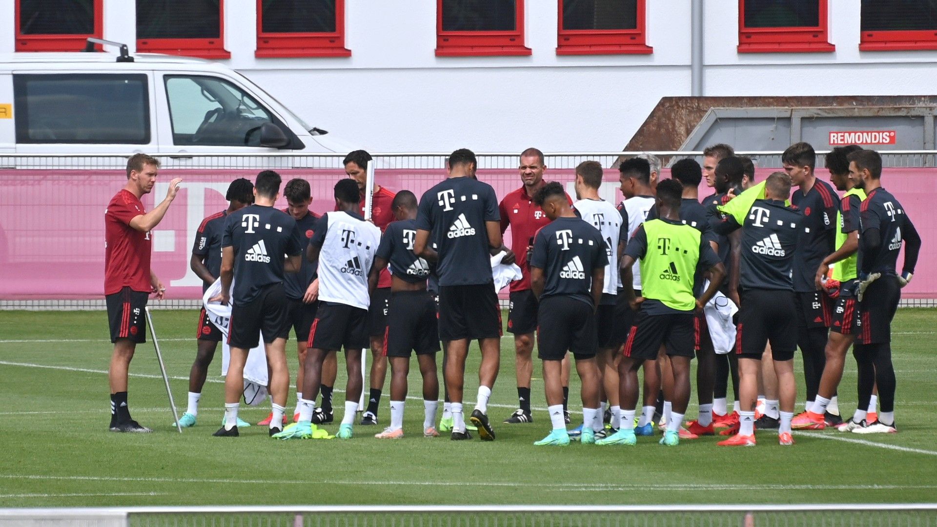 ONLY GERMANY Julian Nagelsmann Bayern Training