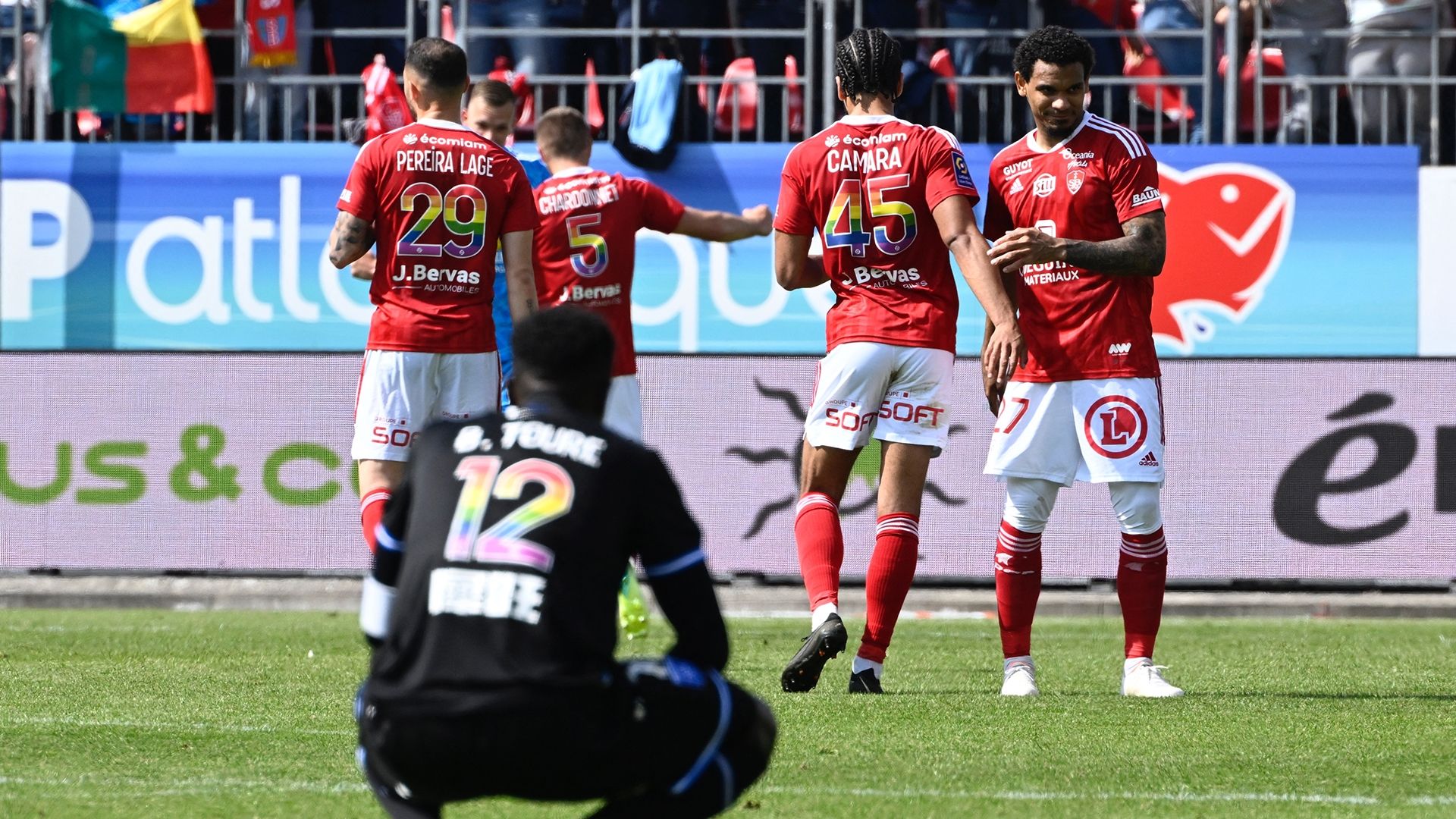 Maillots arc-en-ciel en Ligue 1