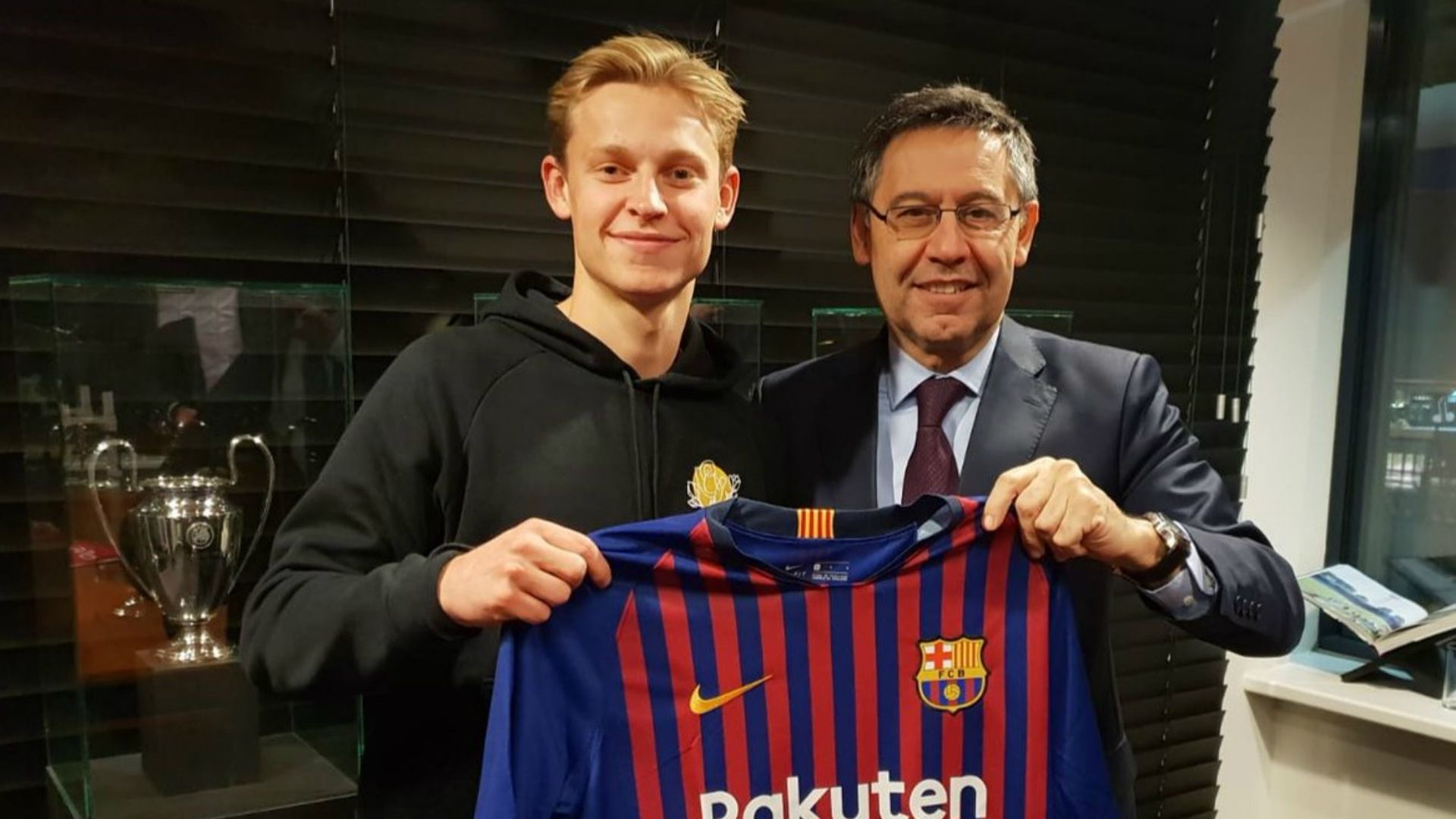 frenkie-de-jong-barcelona_ecx87es353918tskfv6jjbo0
