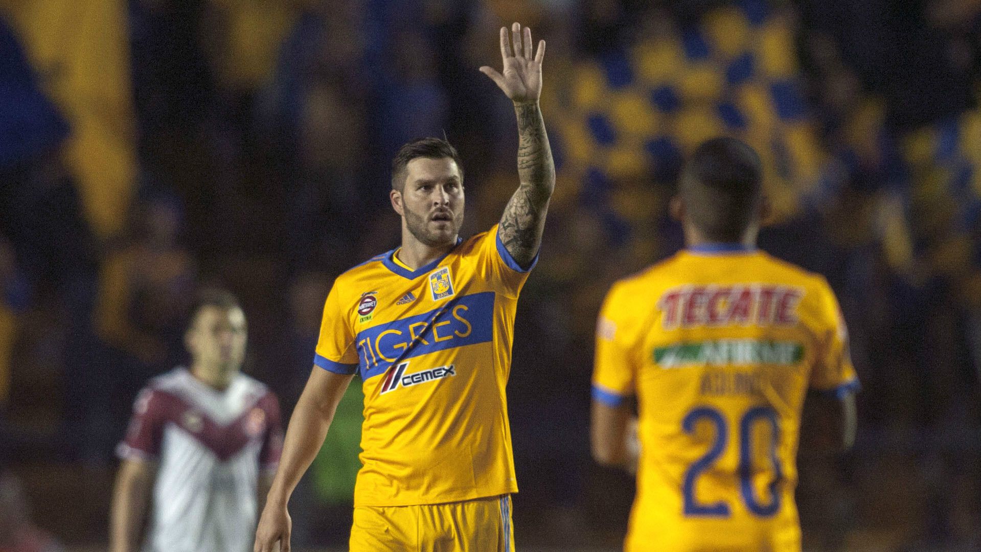 Andre-Pierre Gignac Javier Aquino Tigres
