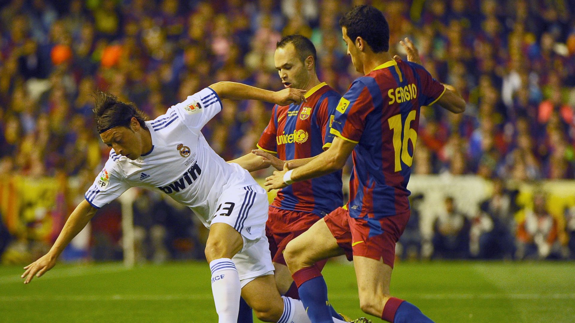 Sergio Busquets Andres Iniesta Barcelona 2011