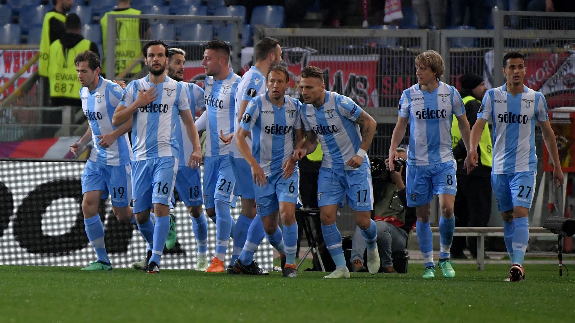 Lazio players celebrating Lazio Salzburg Europa League