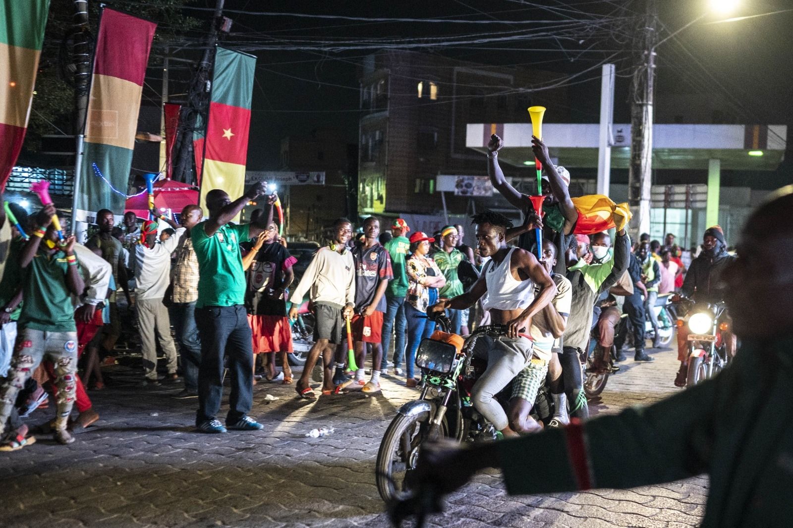 Cameroon's fans celebrate in Douala. 01.24.2022 