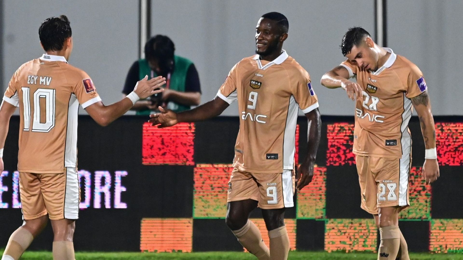 Egy Maulana Vikri Privat Mbarga Alexis Messidoro - Dewa United