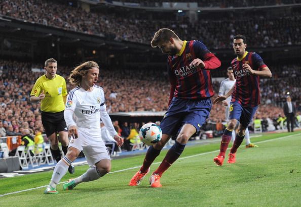 LUKA MODRIC GERARD PIQUE REAL MADRID BARCELONA LA LIGA 03232014