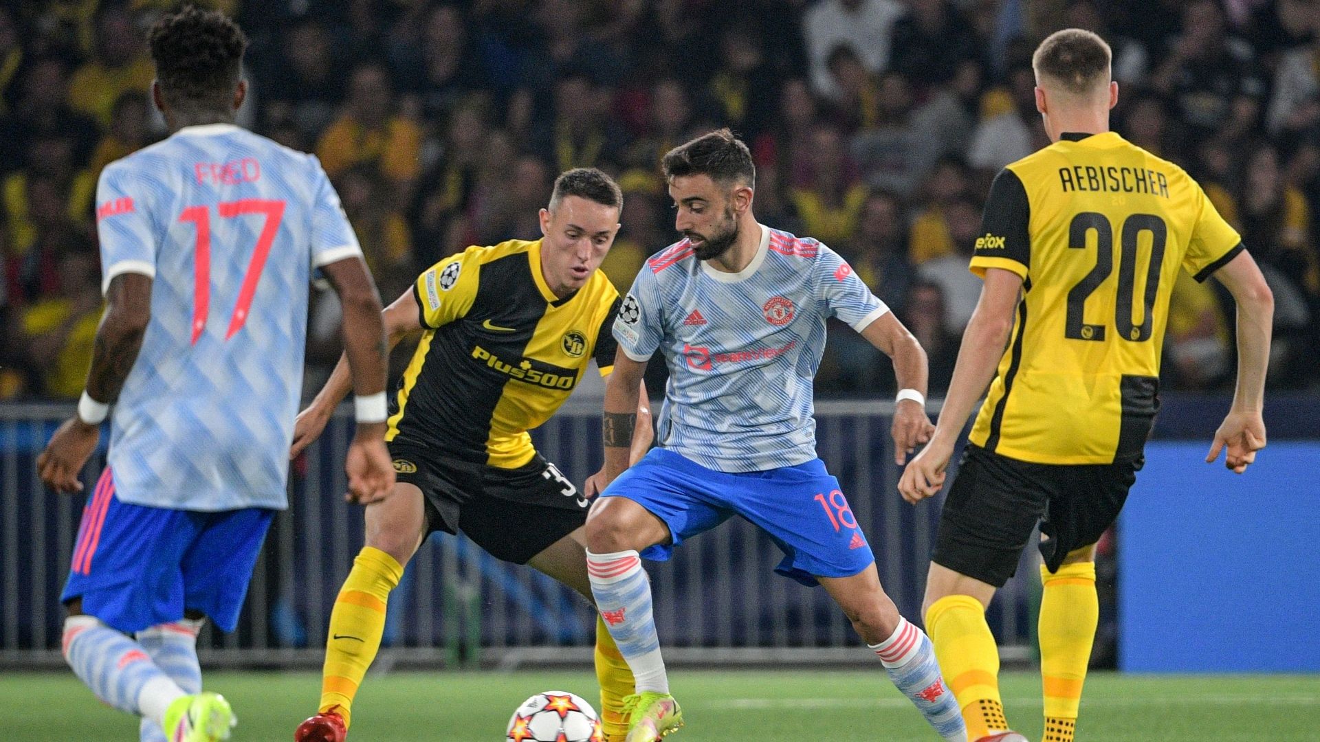 Bruno Fernandes durante el Young Boys vs. Manchester United