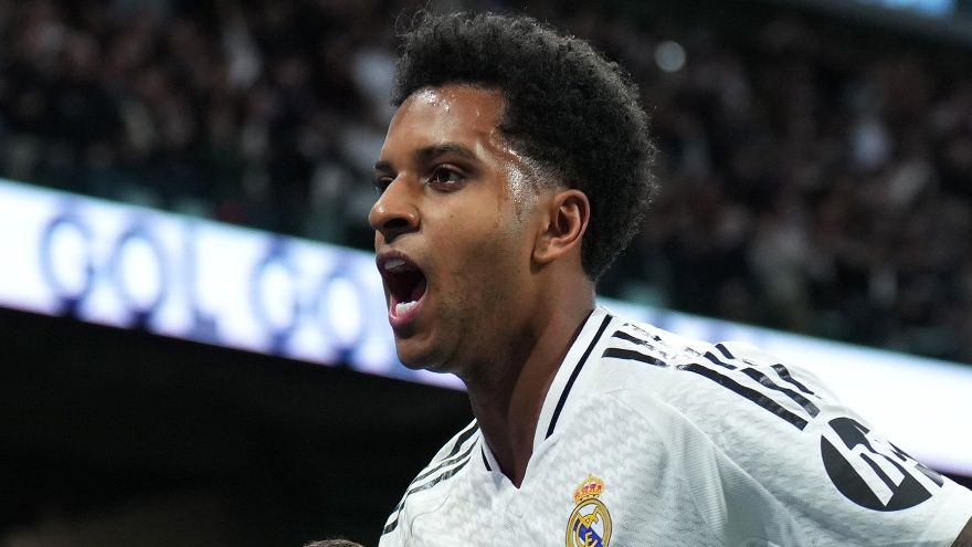 Rodrygo of Real Madrid celebrates with Lucas Vazquez 