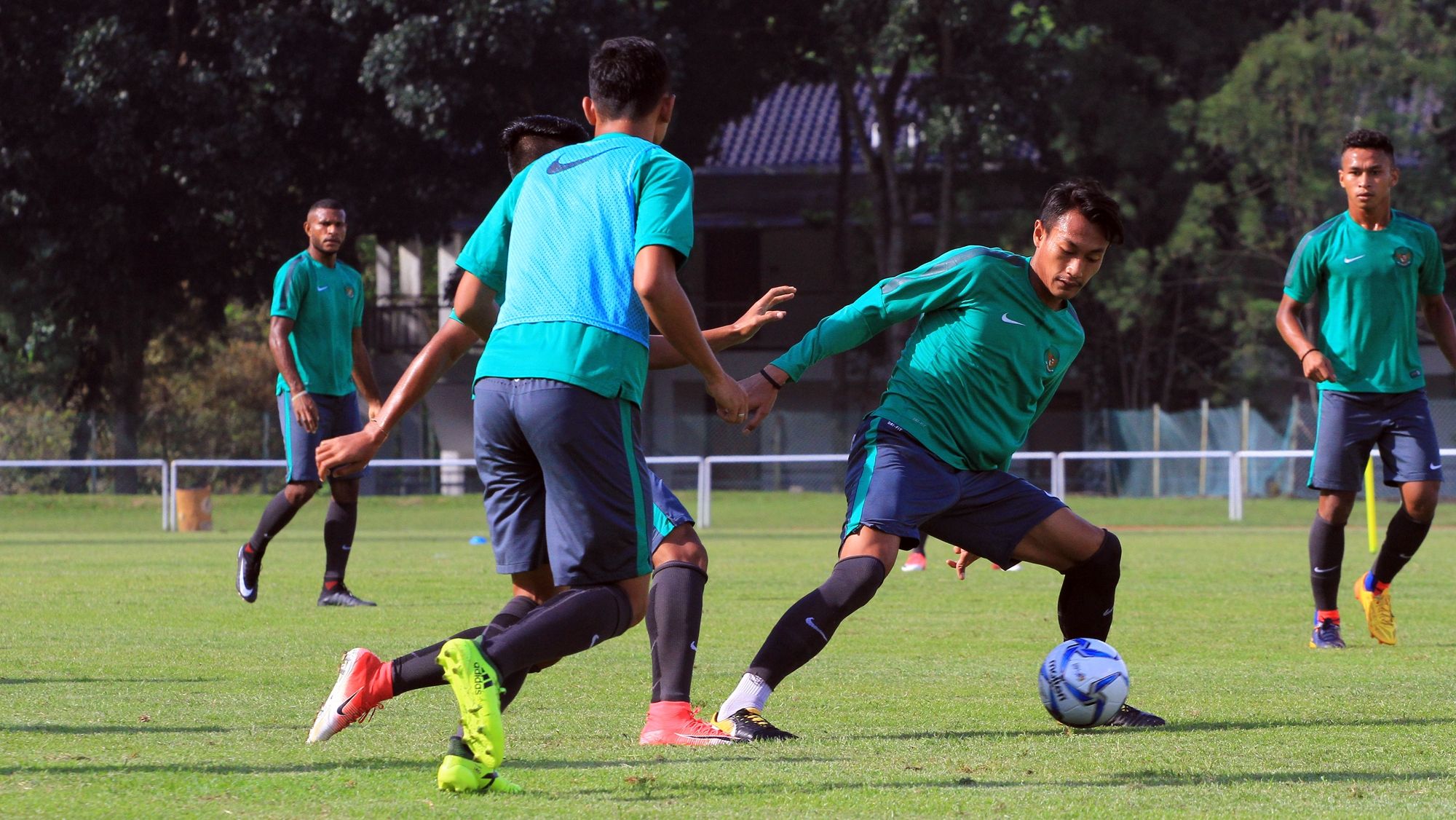 Hansamu Yama - Latihan Indonesia