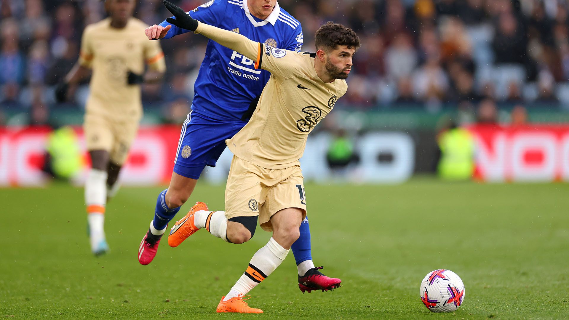 Christian Pulisic dribble Chelsea Leicester 2022-23