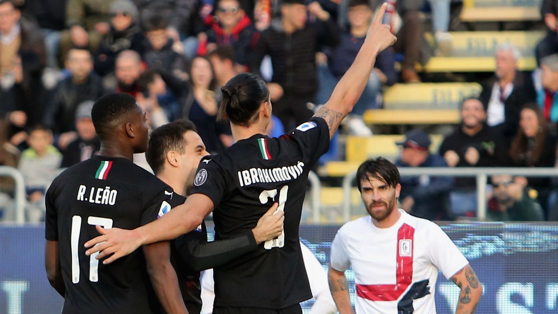 Rafael Leao Zlatan Ibrahimovic Cagliari Milan