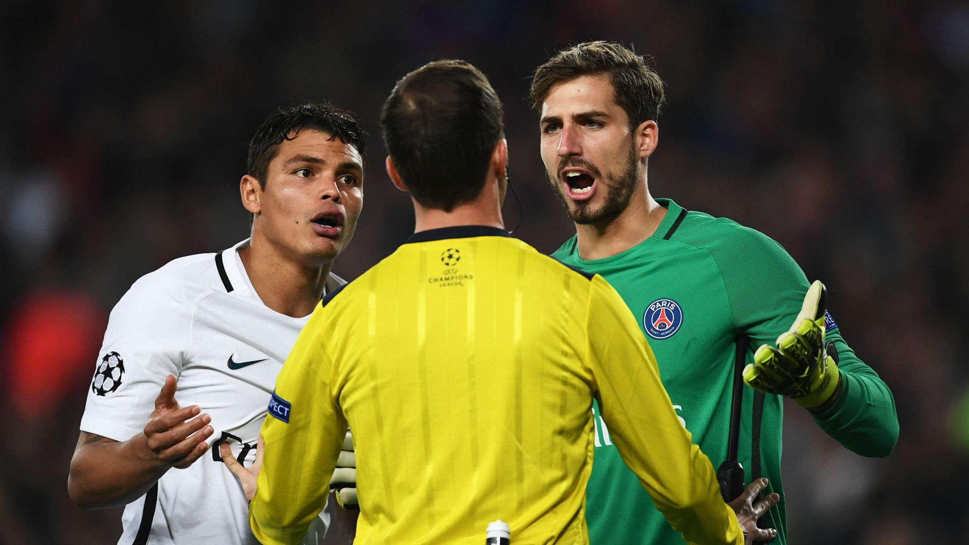 Thiago Silva and Kevin Trapp Barcelona x PSG 08032017