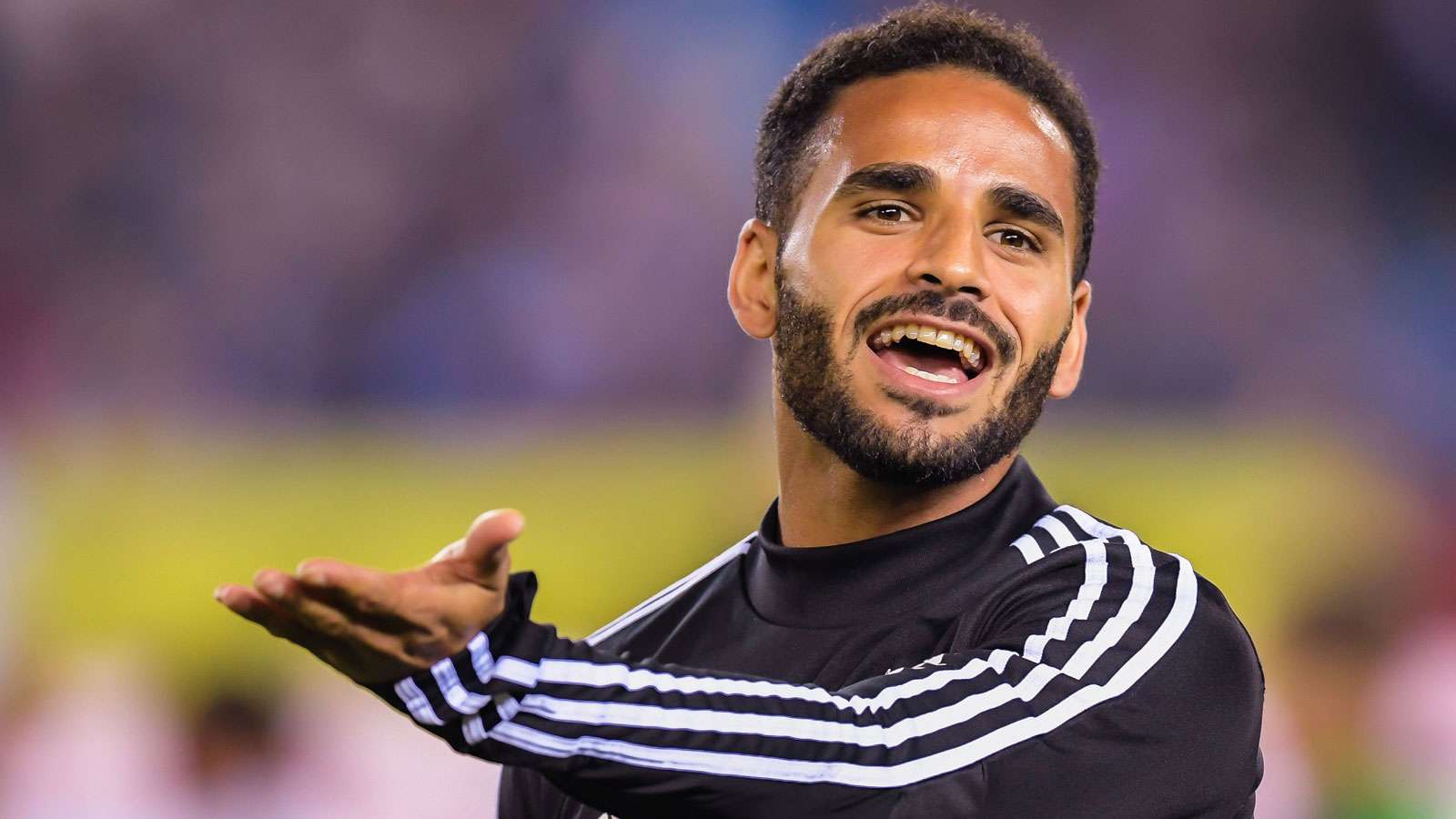 Douglas Pereira dos Santos)