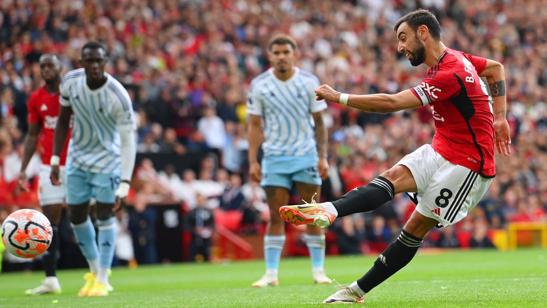 Bruno Fernandes penalty Manchester United Nottingham Forest 2023-24